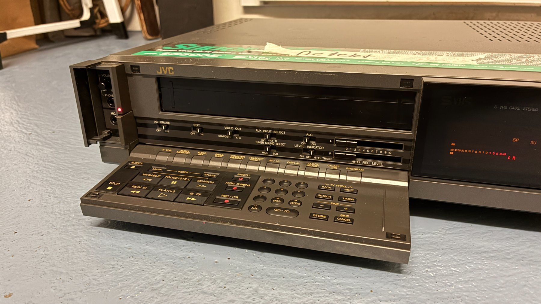 JVC Registratori: JVC HR-S5500E SVHS Videorekorder – Difettoso da Effretikon venduto da Swisscanadian 1