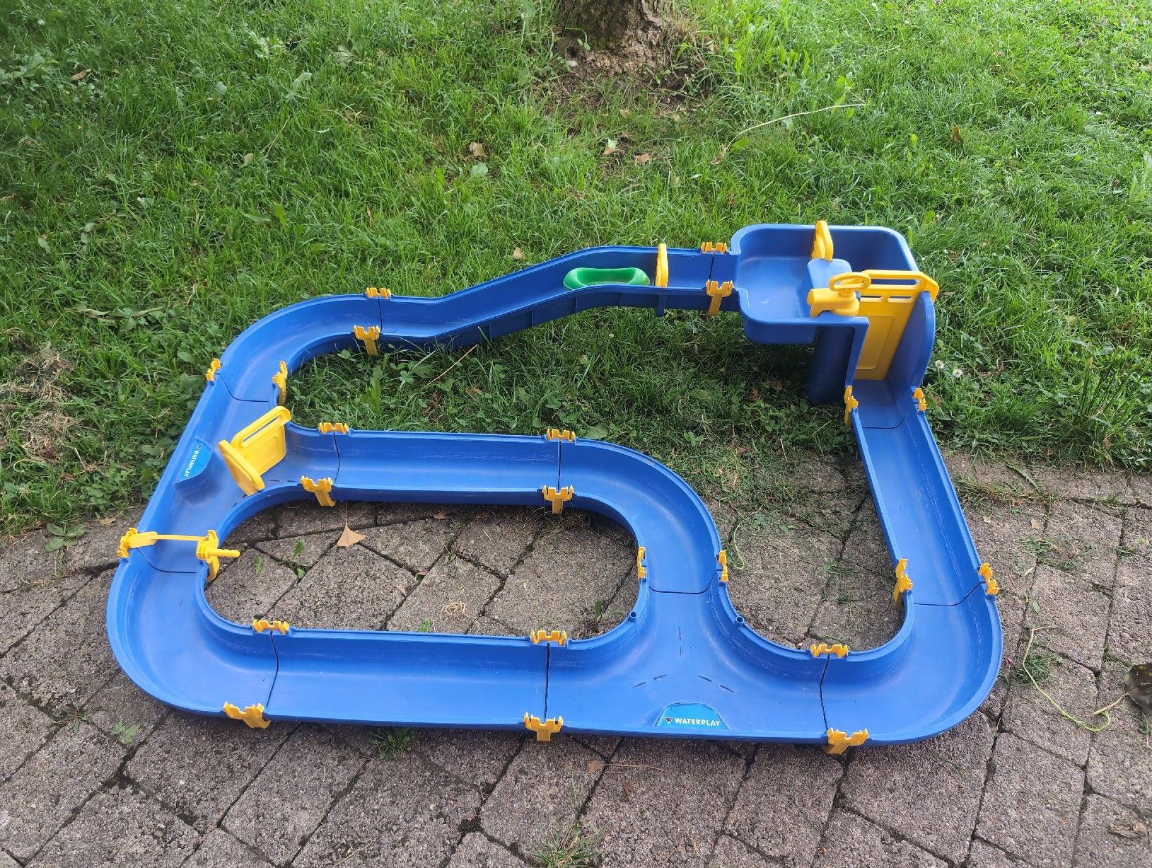 Giocattoli: Wasserspiel Kinder – Usato da Rickenbach b. Schwyz venduto da Planetus