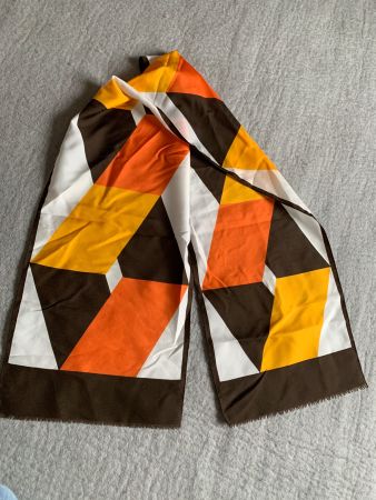 Schöner Vintage Seidenschal mit geometrischem Muster Retr...