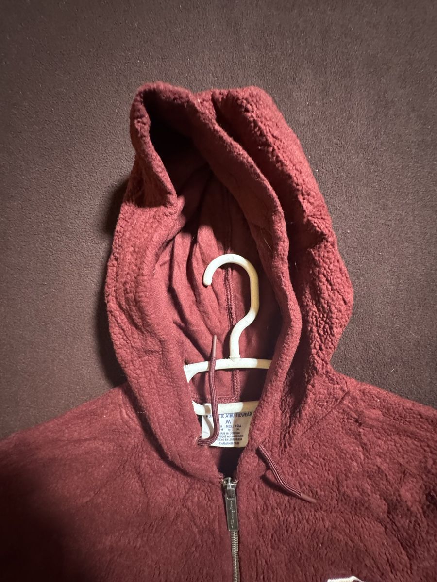 Champion Pullover & Sweatshirts: Sweat à capuche Champion bordeaux fermeture éclair M – Neu (gemäss Beschreibung) aus Cressier FR von per_95ld 3