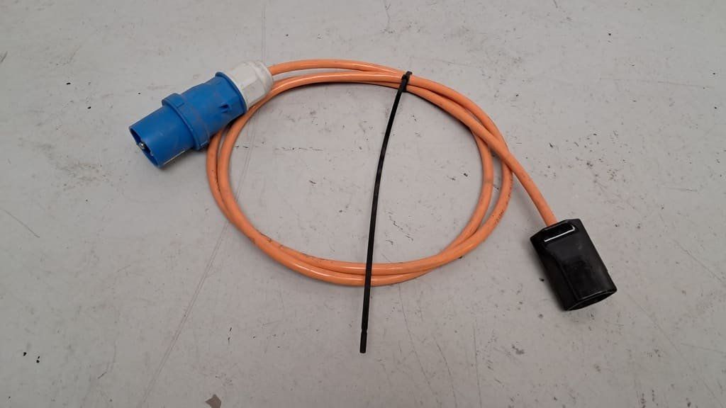 Cavi: Industrie Kabel-Set mit CEE-Stromanschlüsse – Usato da Alpnach-Dorf venduto da Hess-Automobile 3