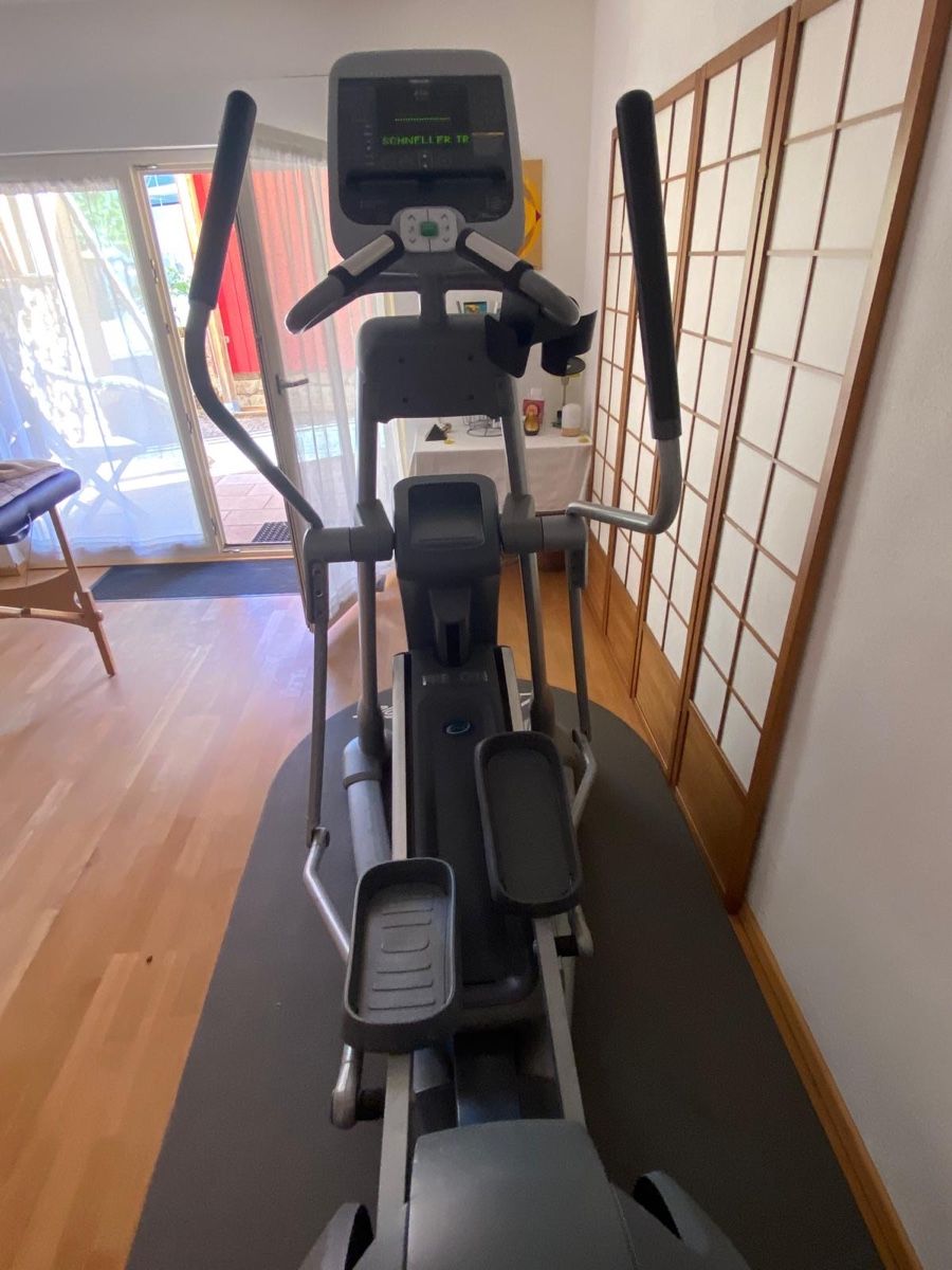 Hometrainer: PRECOR Ellipsentrainer Gebrauchter Zustand – Gebraucht aus Beatenberg von uli_7fb9 3