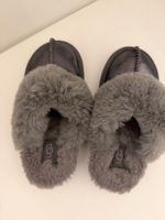 Pantofole UGG grigie, taglia 28.50 - Perfette per l'inverno!