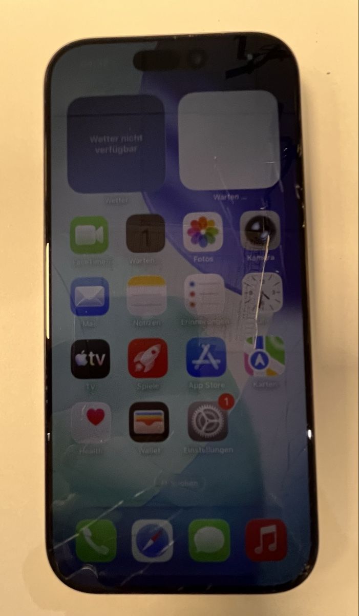 Apple Portables: Iphone 16pro – Défectueux à Schmidrüti par Runaswelt 1