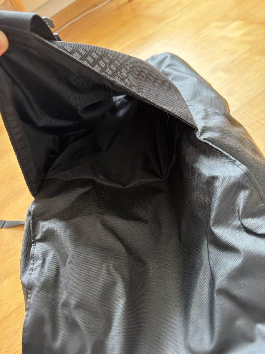 North Face Rucksäcke: The North Face - Itinerant Backpack – Gebraucht aus Urnäsch von _._naomi_._ 4