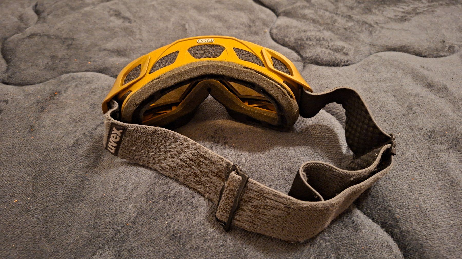 Uvex Caschi: Casco sci Uvex + maschera Uvex – Usato da Riva San Vitale venduto da Stekri 8