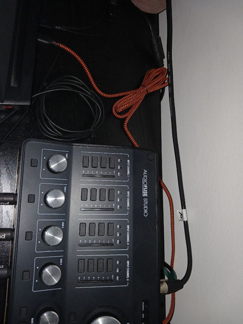 Arturia Attrezzatura per studi di registrazione: Arruria Audiofuse Studio – Nuovo (secondo la descrizione) da Vissoie venduto da luc_6yls 1
