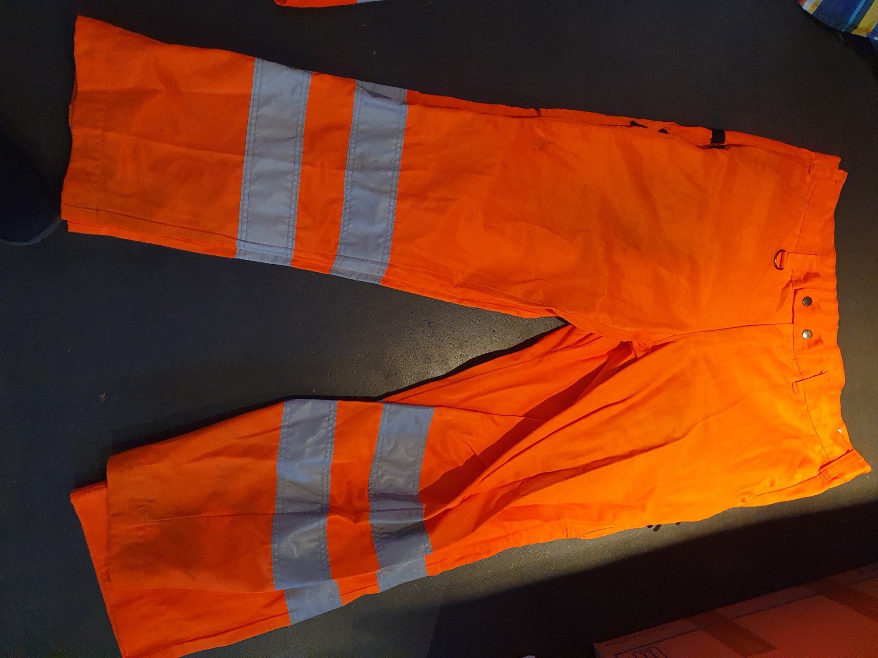 Pantaloni: Arbeitshose - Baumwolle – Usato da Dürnten venduto da BAschwanden