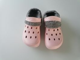 SEHR GUTER ZUSTAND, wenig getr Kuschel-Cloggs 34/35