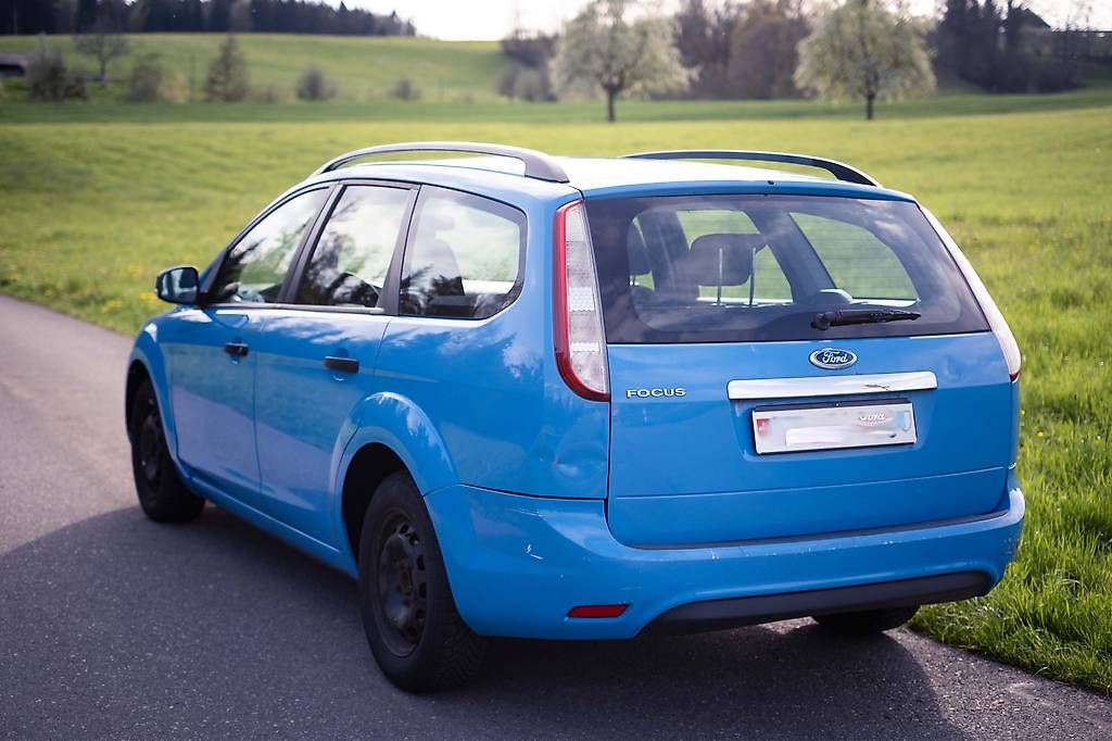 Ford Automobili: FORD FOCUS 1.6i 16V – Usato da Neuenkirch venduto da Speedy2001 1