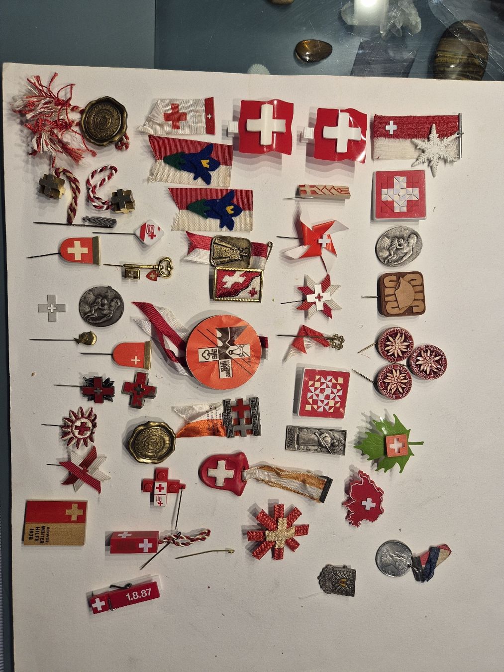 Swiss Placchette & Badge: Sammlung Schweizer Abzeichen Pins Medaillen 1. August Armee – Usato da Russikon venduto da eunicetungol 3