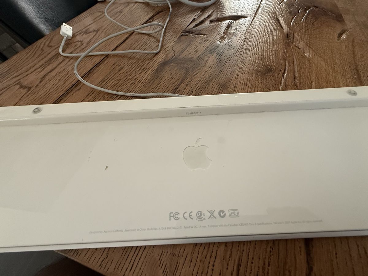 Apple Tastiere: Apple Magic Keyboard mit Ziffernblock guter Zustand – Usato da Sempach venduto da CU2times 1