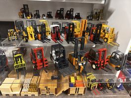 Stapler - Sammlung einmalig 40-Fahrzeuge Paletten usw….