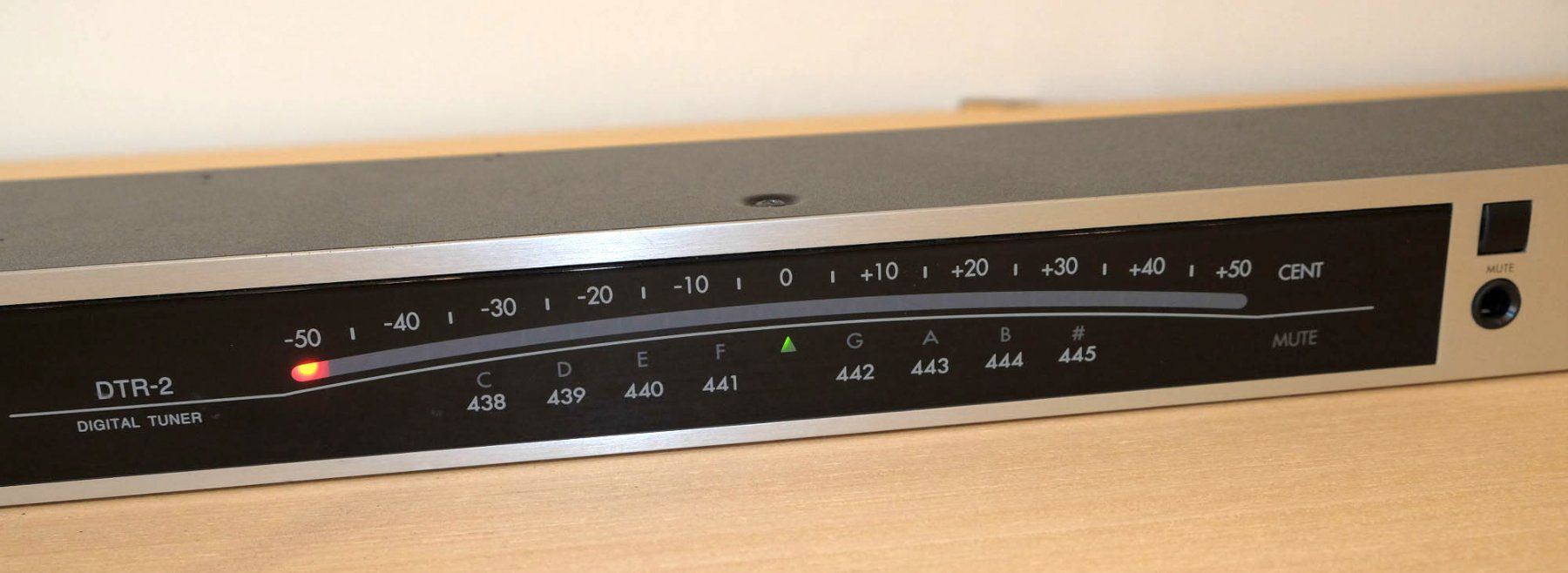 Strumenti musicali: Korg DTR-2 19 Rack Tuner - gute Funktion – Usato da Basel venduto da Bertob 2