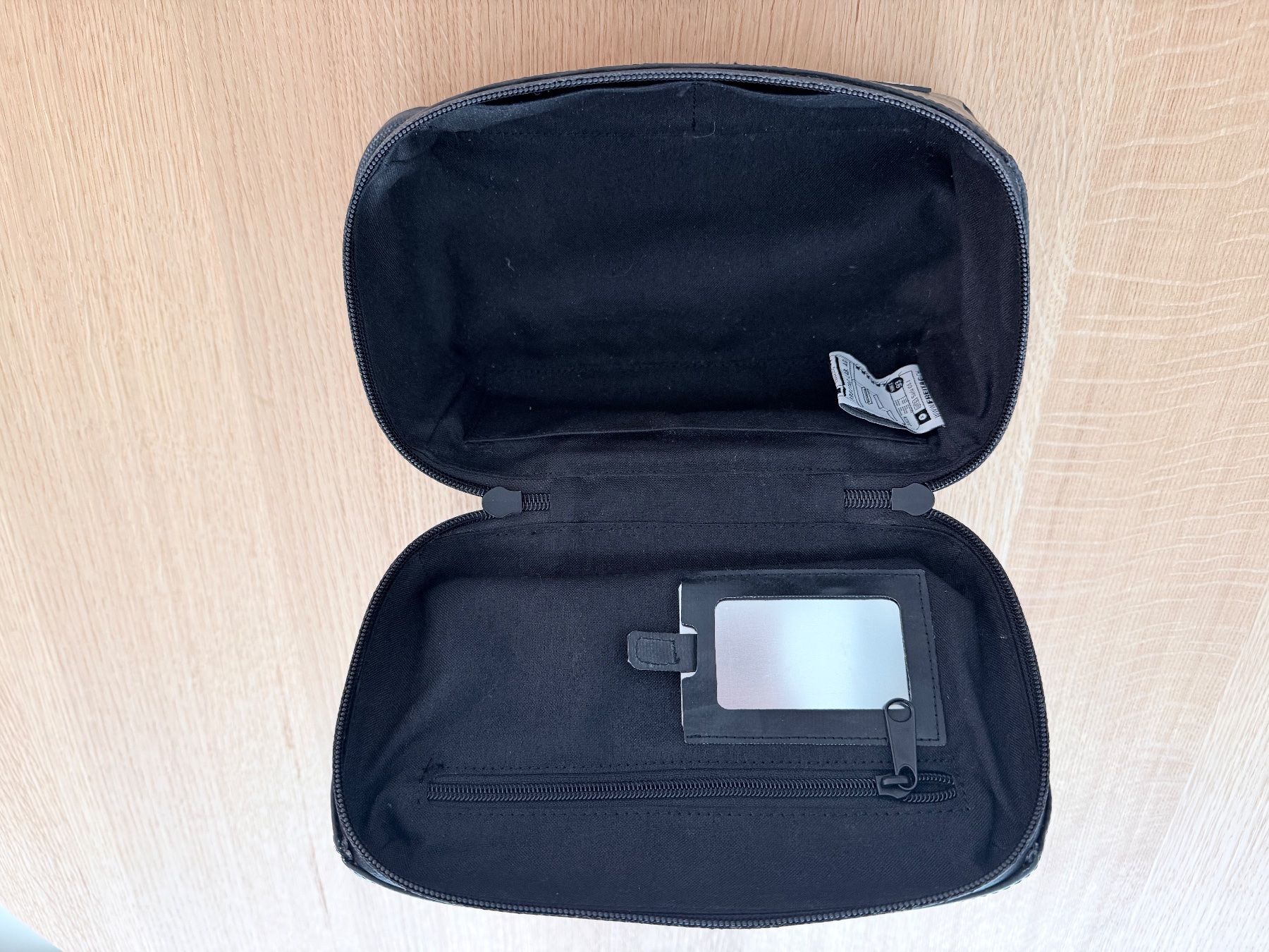 Freitag Custodie per cosmetici: Freitag - F36 WAYNE - Toiletry Bag - Schwarz – Usato da Zürich venduto da derLaufderDinge 6