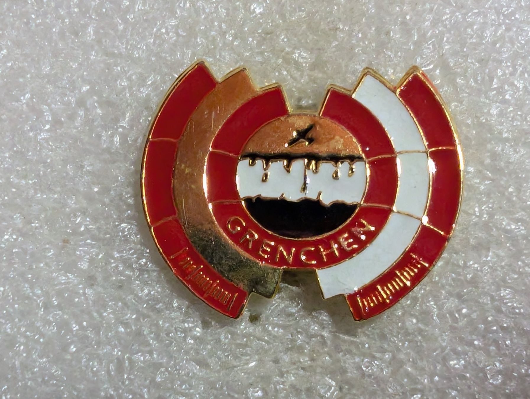 Placchette & Badge: Ansteckpin 215: Grenchen – Usato da Oppligen venduto da Pin-Fall-Shop