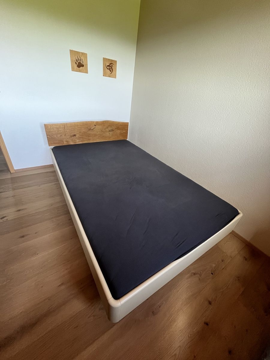 Betten: Bett – Gebraucht aus Niederwangen BE von wyd_bl26 2