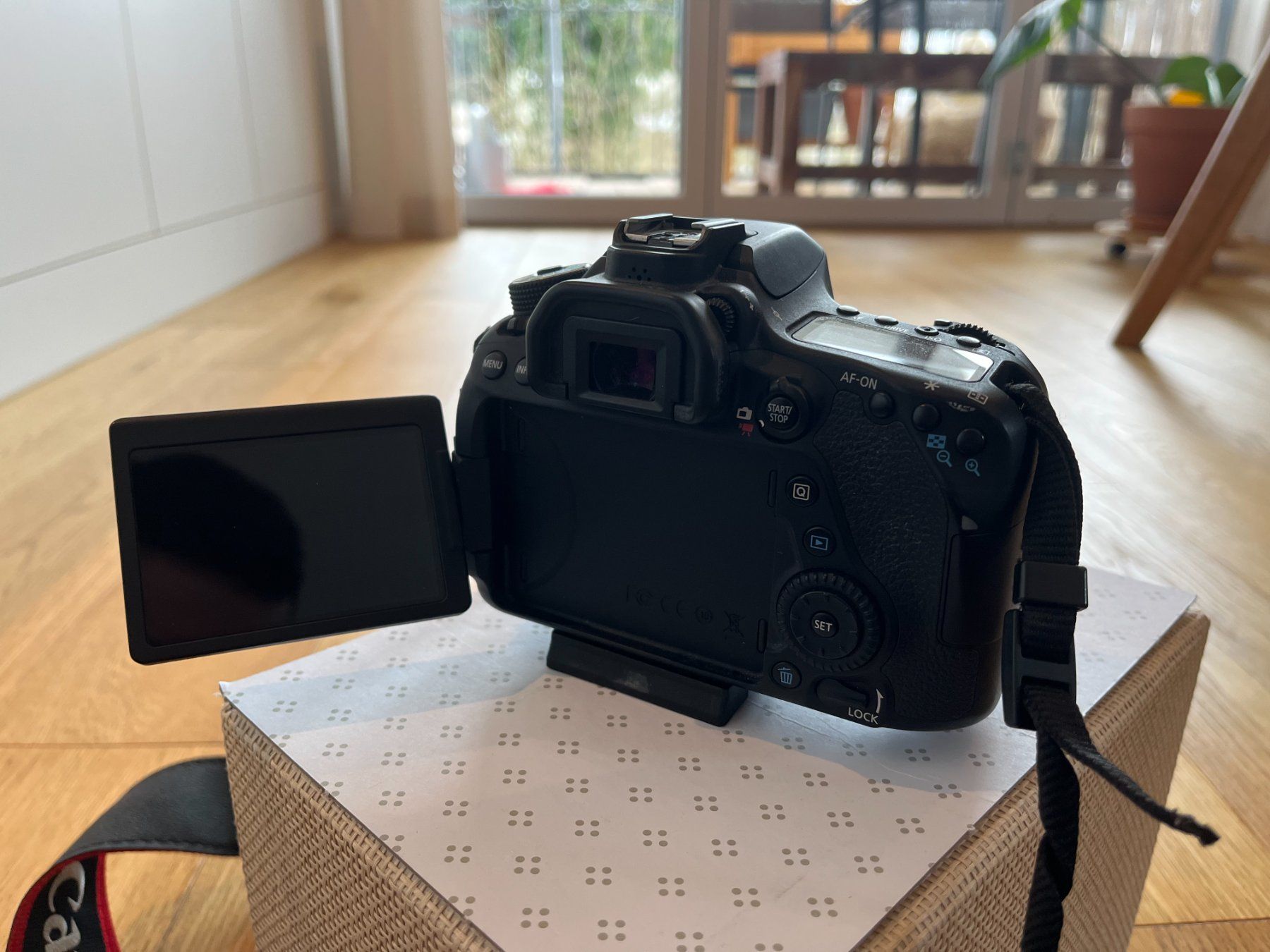 Canon Fotocamera: Canon 80 D Body mit Kameratasche – Usato da Winterthur venduto da Kontillik 4