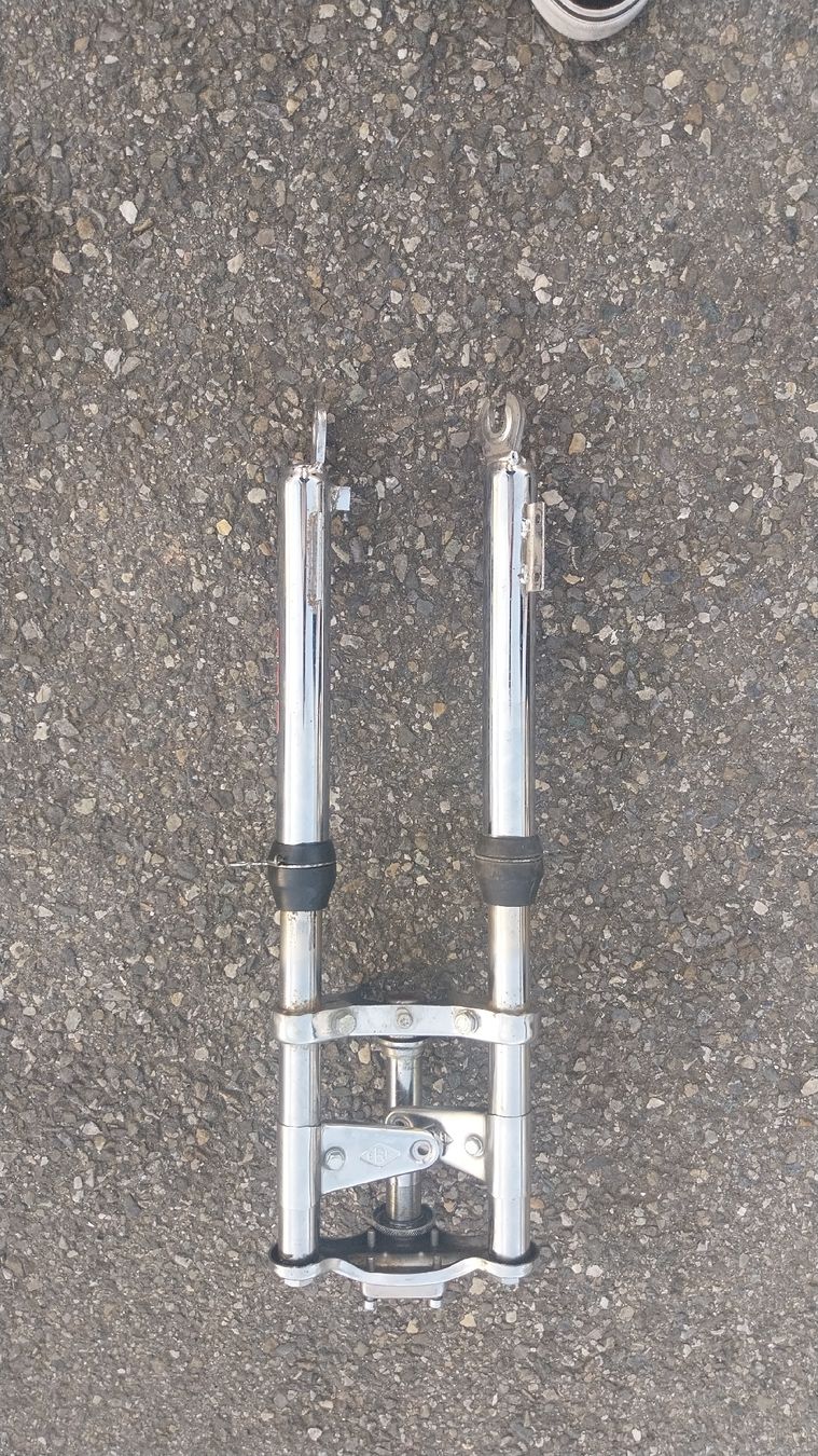 Puch Parti ricambio per ciclomotori: Fourche EBR chromée pour Maxi puch  – Usato da chatelaine venduto da the_l5wf