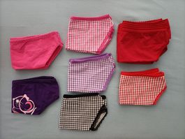 Kleiderpaket mit 12 Slips in Grösse S, NEU!