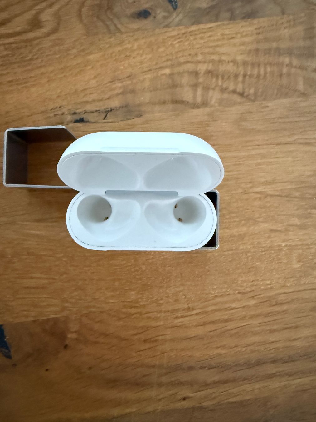 Apple Kopfhörer: APPLE AirPods 4 Charging Case – Gebraucht aus Lausanne von Nine1982 1