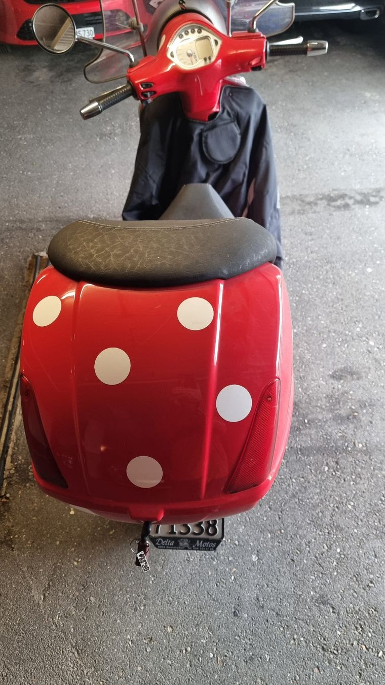 Piaggio Strada: Piaggio Vespa GTS 250 – Usato da Arni AG venduto da nemo2011 3