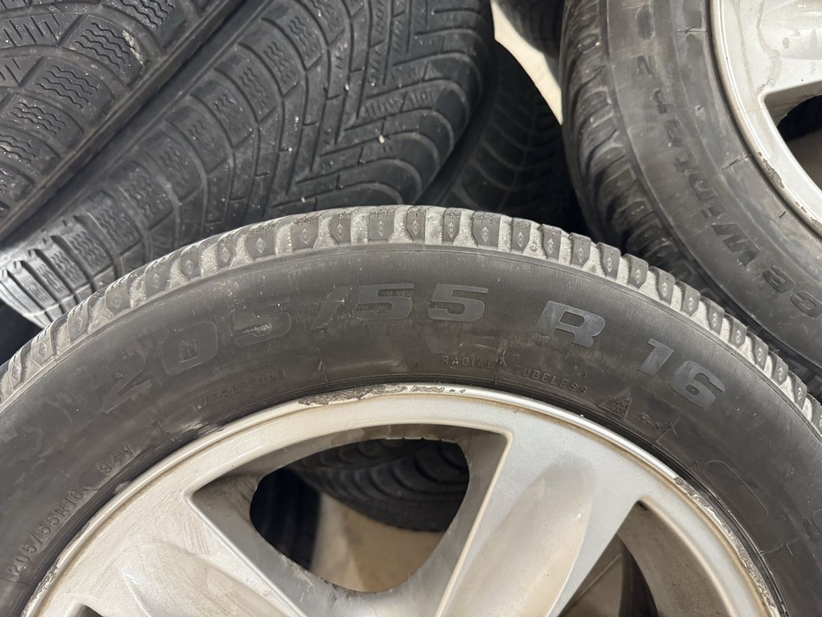 BMW Pneumatici & Ruote complete: Bmw Räder – Usato da Triengen venduto da AS58 3