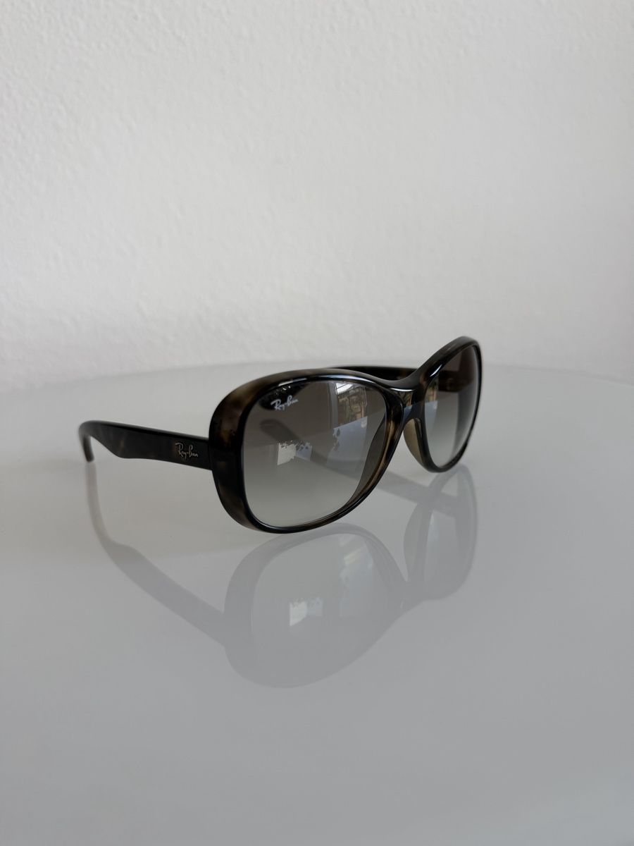 Ray-Ban Lunettes & Verres: Lunettes de soleil RAY-BAN – D'occasion à Cressier FR par Kvito4ka
