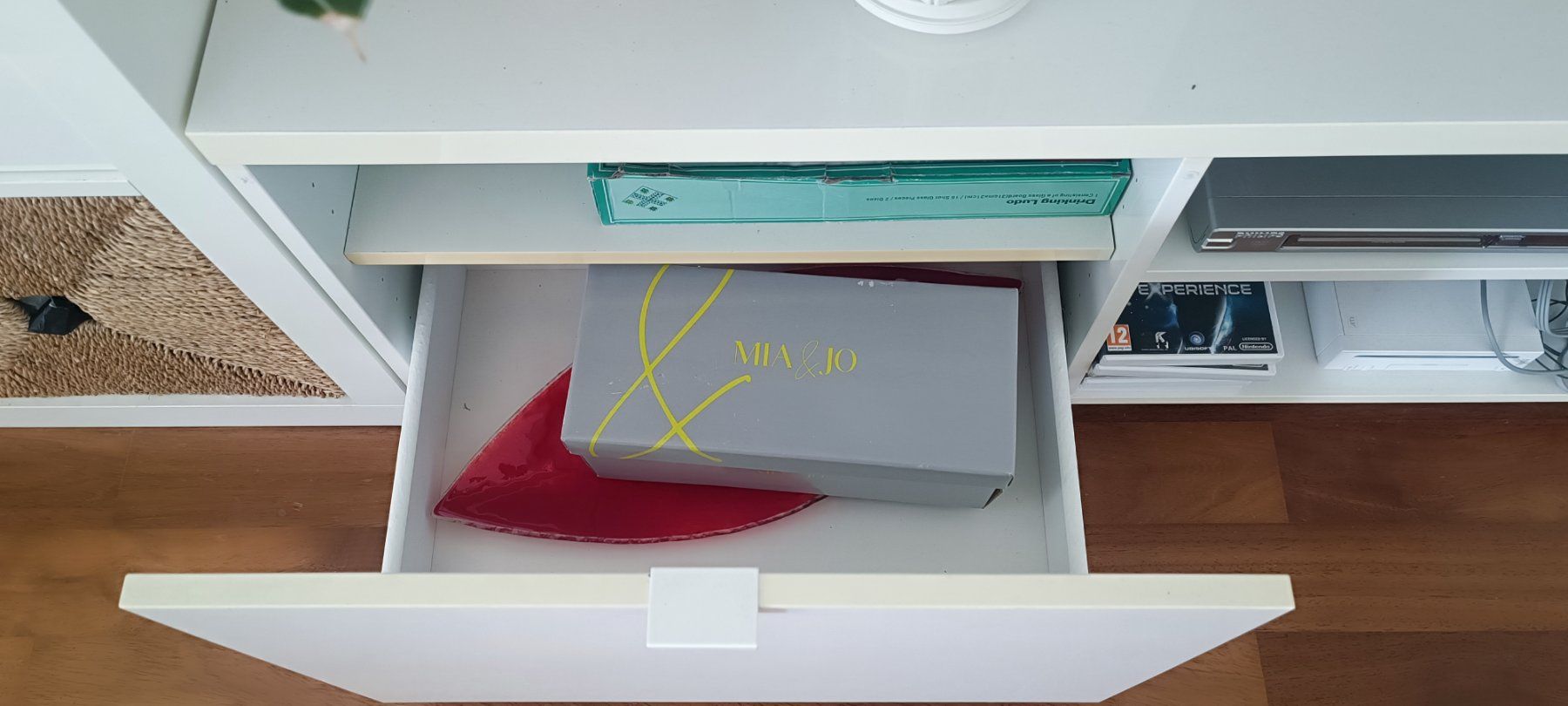 Ikea TV Möbel: Fernsehkommode weiss – Gebraucht aus Zürich von mar_7ppf 1