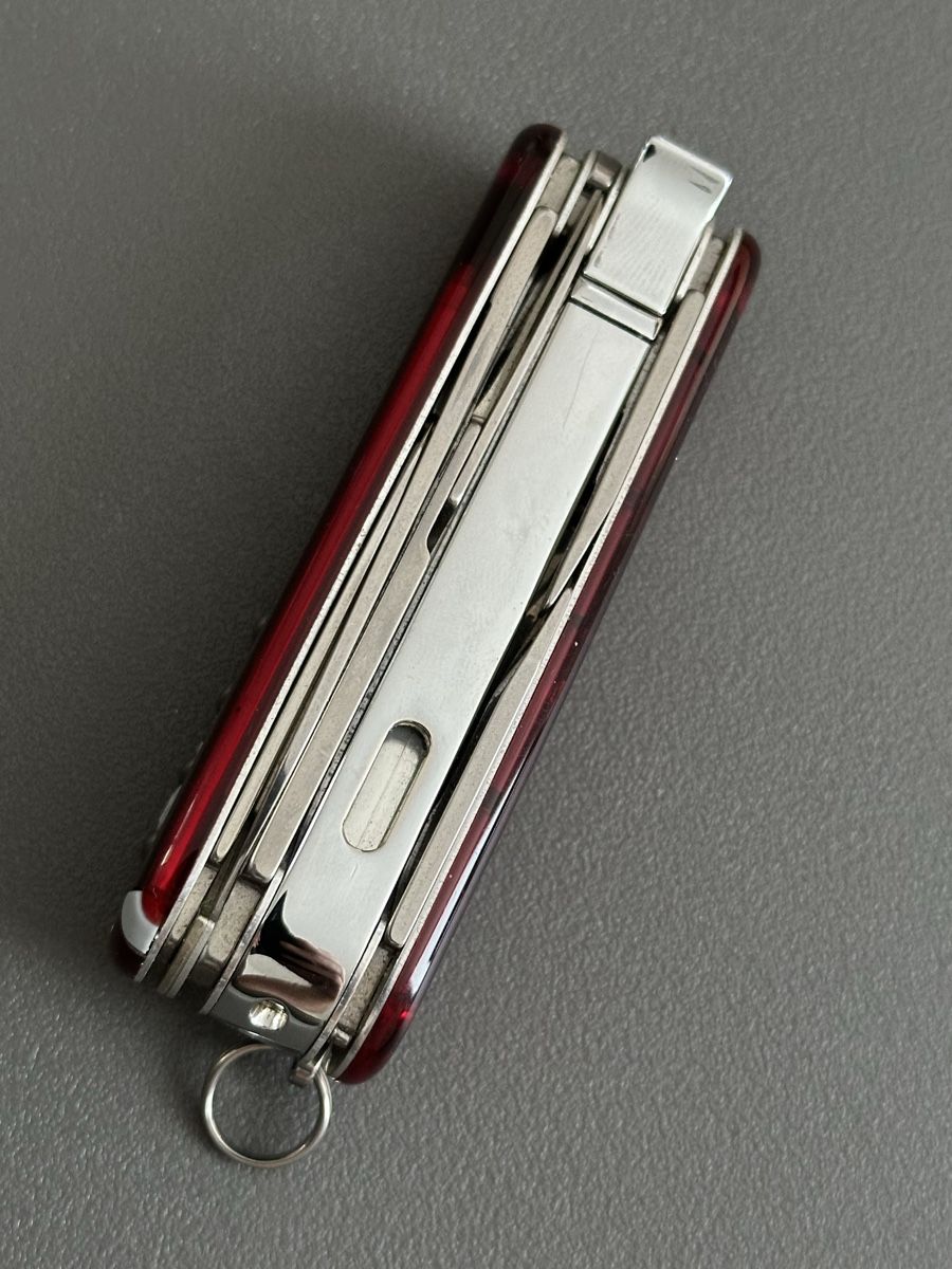 Couteau Suisse VICTORINOX SwissFlame – Avec Briquet Intégré – Fabriqué En Suisse