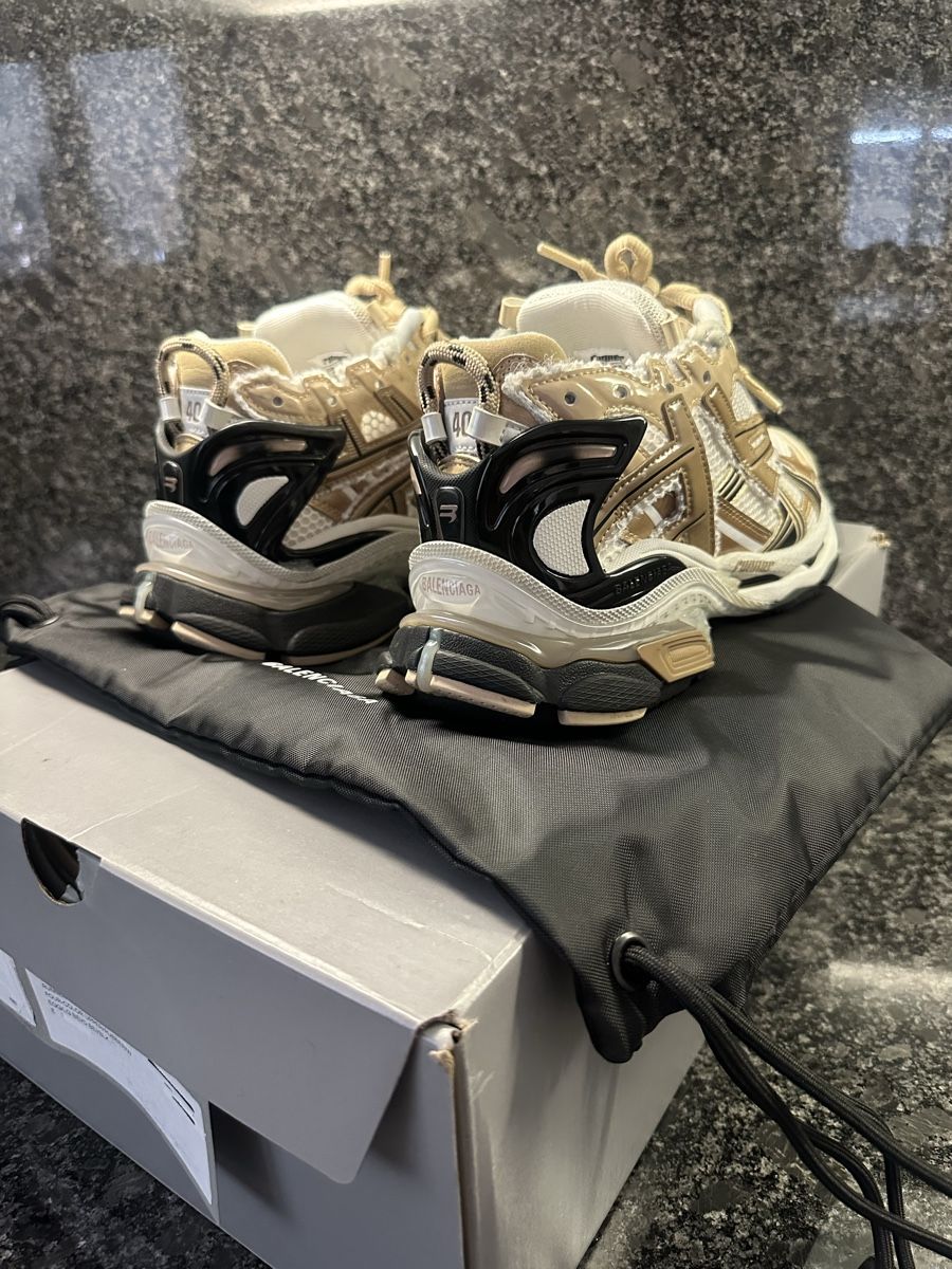 Balenciaga Scarpe da uomo: Balenciaga Runner Sneaker – Nuovo (secondo la descrizione) da Widnau venduto da ces_d8xn 7