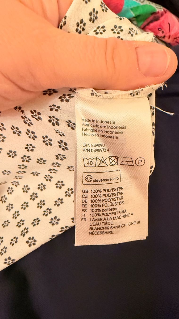 H&M Chemisiers: • Bluse Ärmellos • – D'occasion à Basel par mendoza13 3