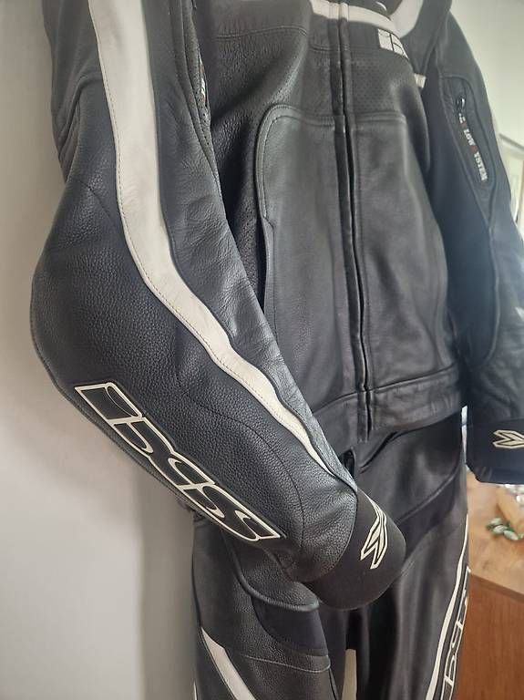 IXS Completi: Lederkombi IXS Racetech 50 - 52 – Usato da Dübendorf venduto da Magc76 4