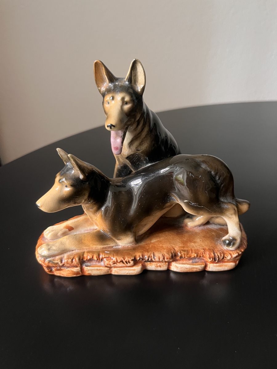 Figuren: Porzellan Hundefiguren Japan – Gebraucht aus Zürich von Nowstalgia
