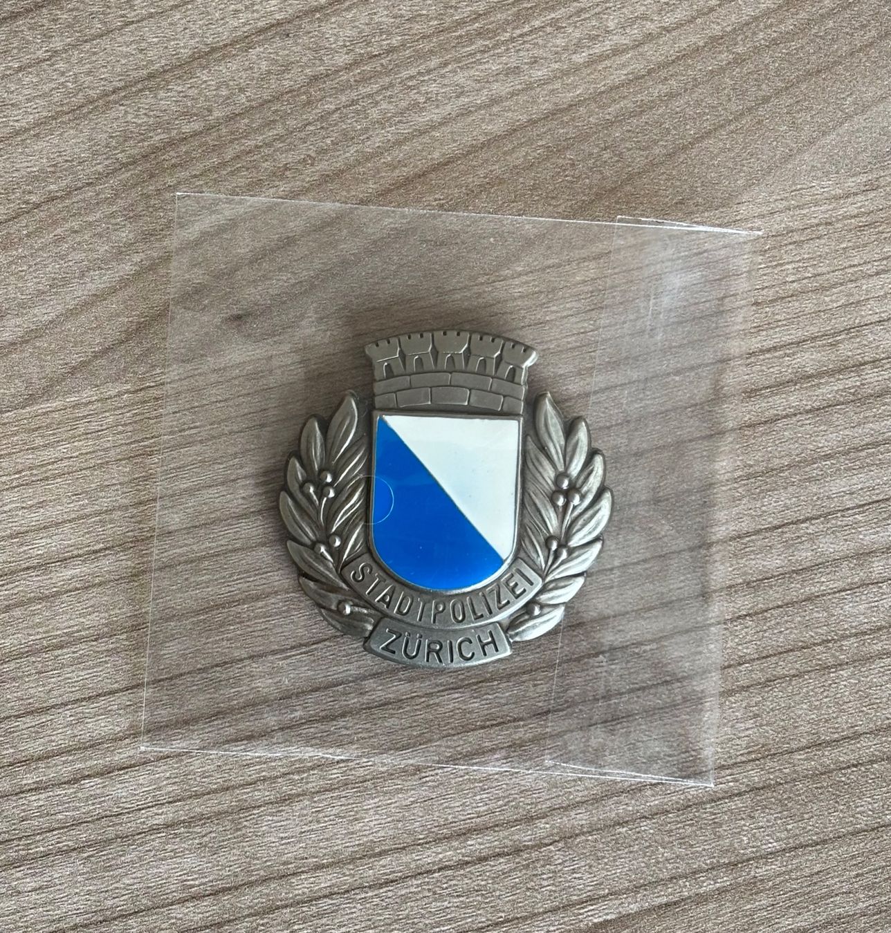 Placchette & Badge: Metall Abzeichen Stapo ZH - Plakette – Usato da Jona venduto da Sid100 4