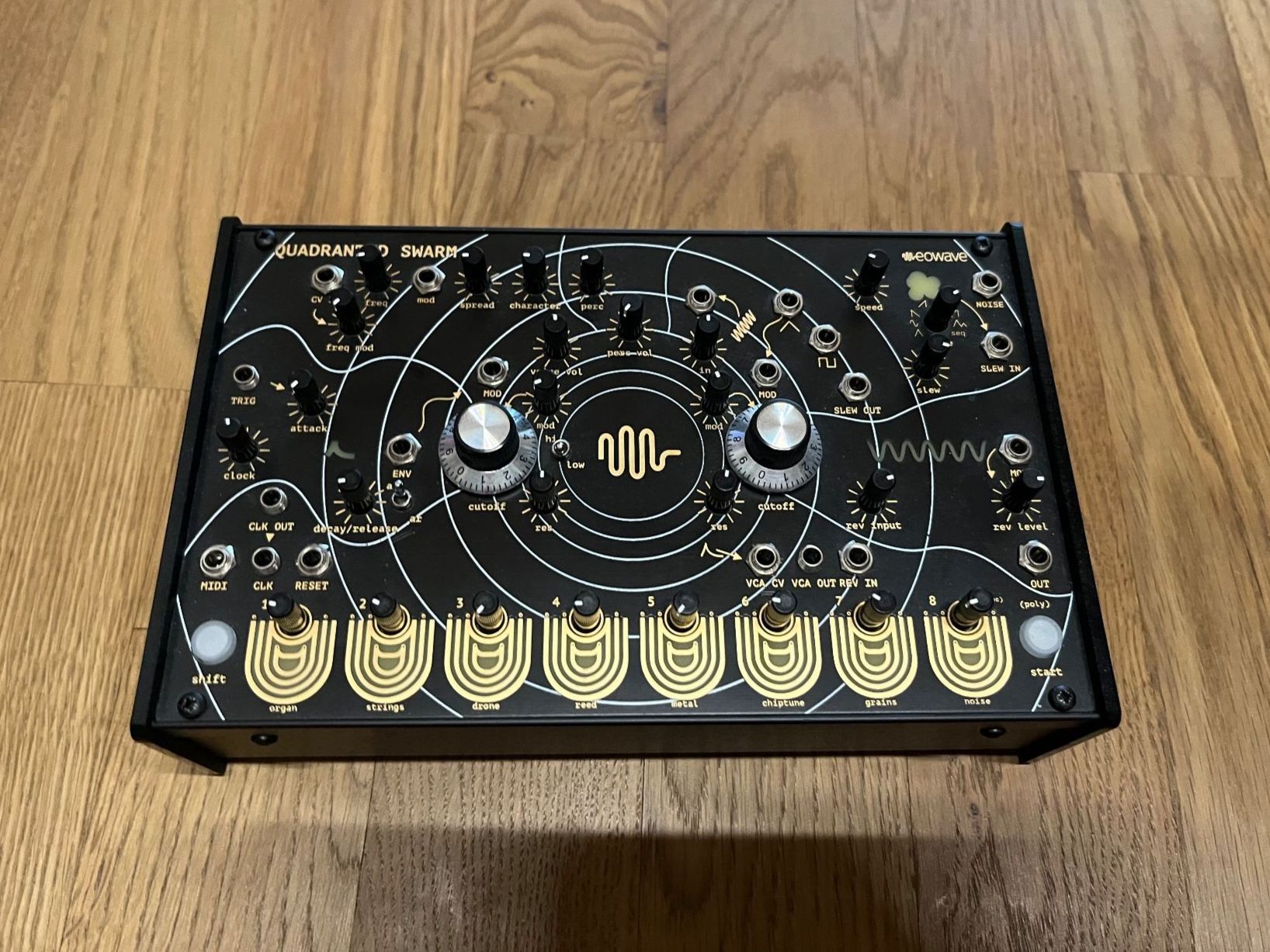 Strumenti musicali: Eowave Quadrantid Swarm – Usato da Ziegelbrücke venduto da maxdani