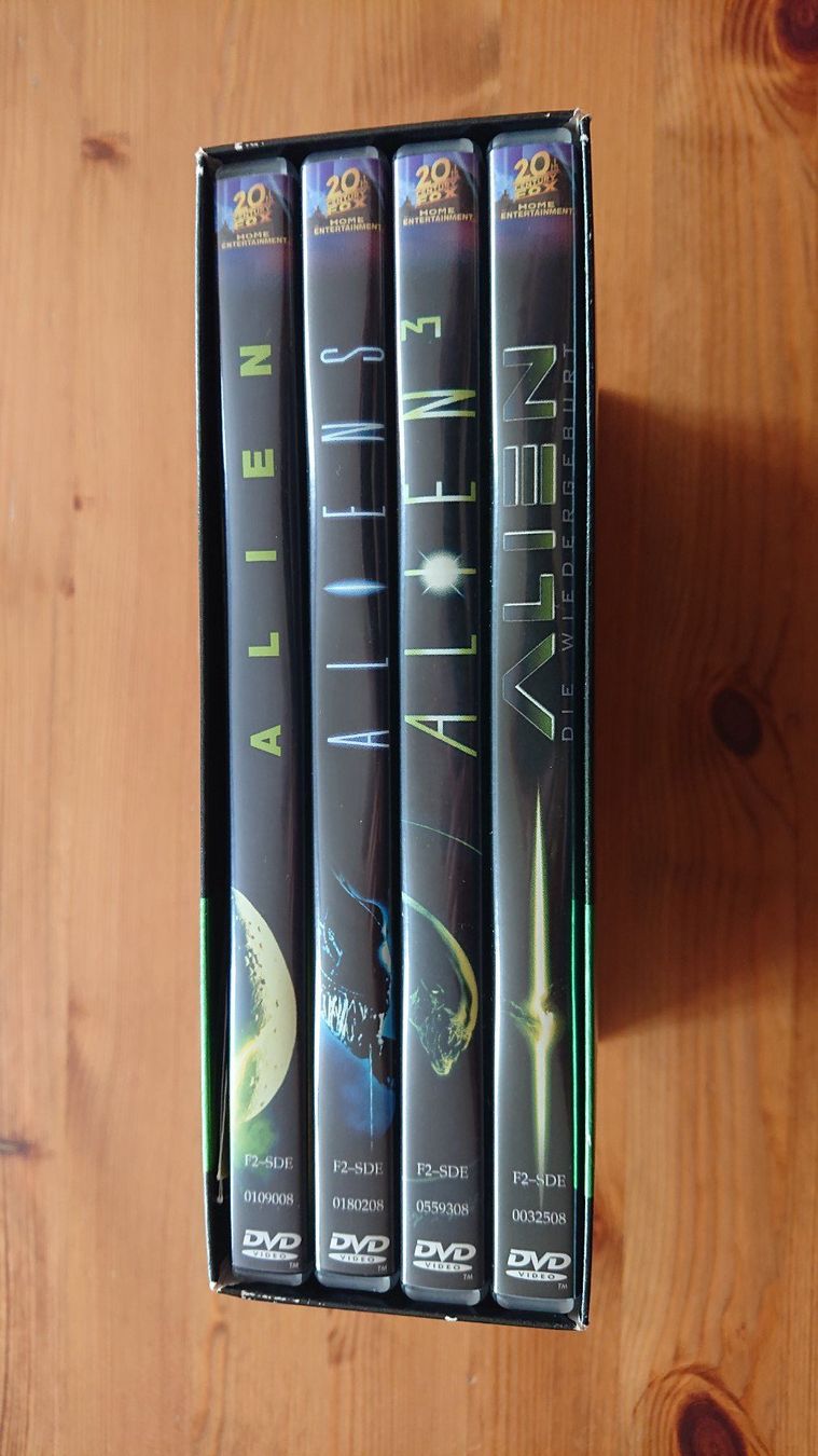 Alle DVDs: ALIEN LEGACY 1 - 4 PREDATOR 1 - 3 ALIEN VS PREDATOR 1&2 DVD – Gebraucht aus Wilderswil von Exebub 3