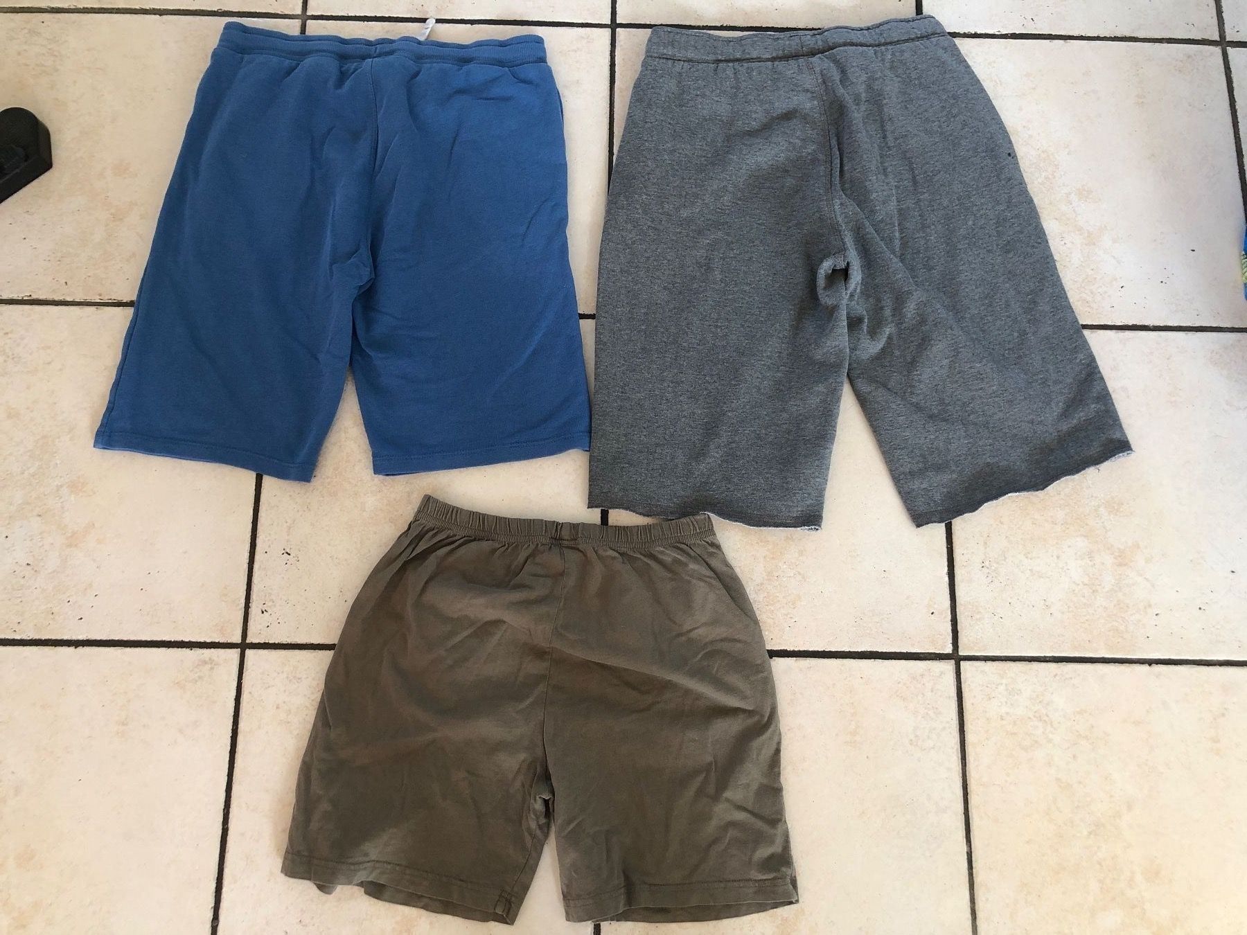 Hosen: 3 Shorts Gr.152 – Gebraucht aus Obergerlafingen von cabo4 1