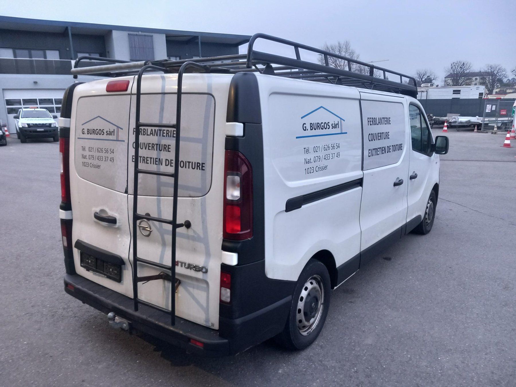 Opel Véhicules utilitaires: Opel Vivaro B 16CDTi – D'occasion à Yverdon-les-Bains par  2