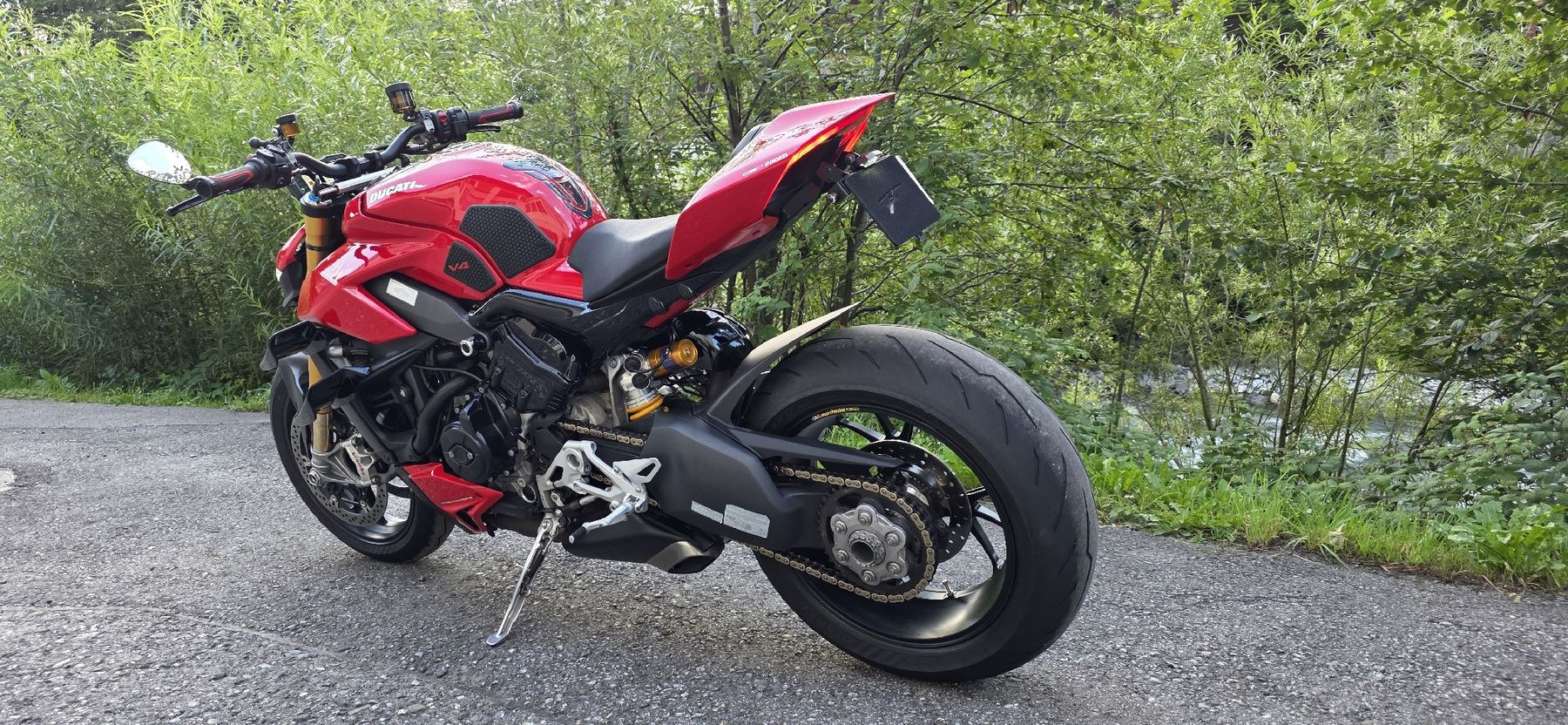 Ducati Strada: Ducari Streetfighter V4s mit Garantie – Usato da Achseten venduto da heavyXII 1