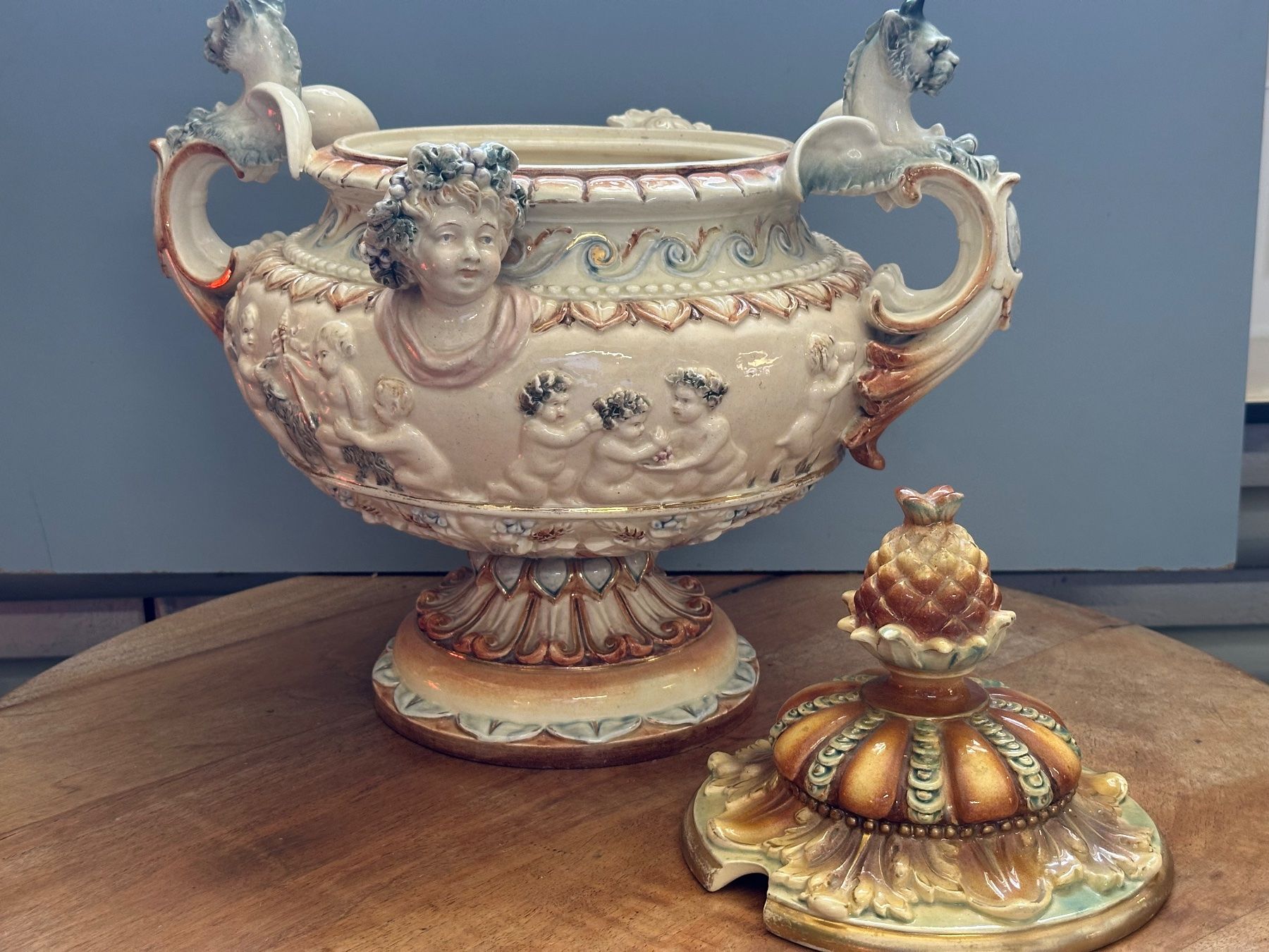 Vasen & Gefässe: Prunk-Terrine / Deckelvase – Capodimonte-Stil – Gebraucht aus Otelfingen von Yossi-68 4