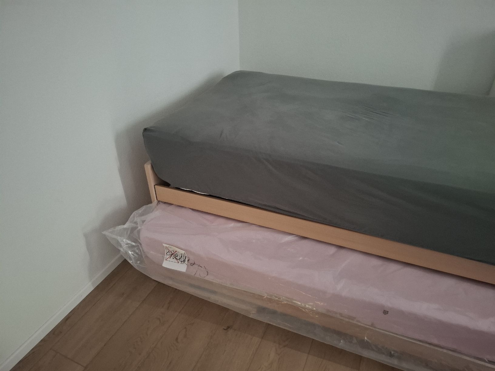 Letti: Raumsparbett/ Gästebett – Usato da Möriken AG venduto da Biba79