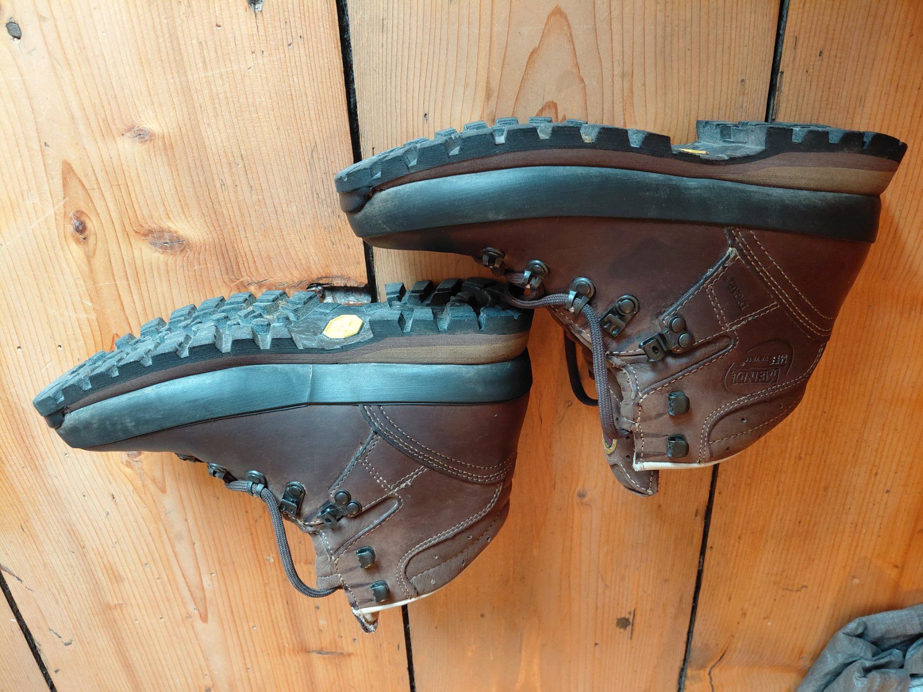 Meindl Scarpe da donna: Meindl Borneo 41 – Usato da Zernez venduto da ric_sns5 1