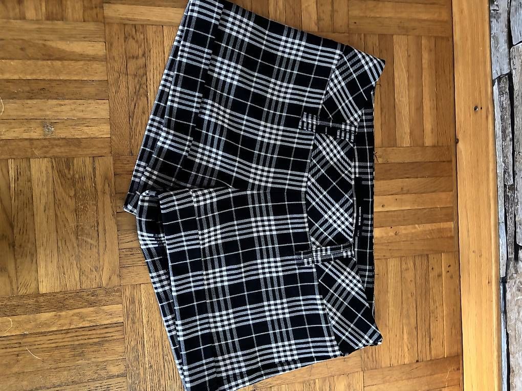 Pantaloni: Coole Hot Pants karo Gr. 36 – Usato da Wettingen venduto da Hasta80