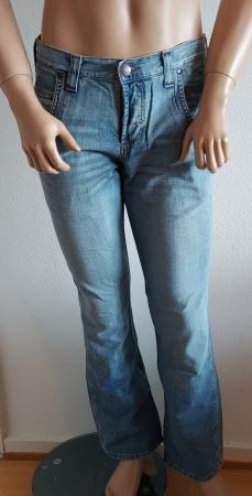 Neue Wrangler Sharkey Bootcut Herren Jeans, Gr. W30 L34