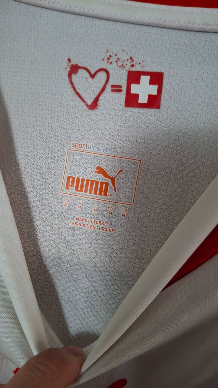 Schweizer Nati Canottiere & Pantaloni: Switzerland player version 2012 Nati puma – Usato da Yverdon-les-Bains venduto da flo_8fgr 4