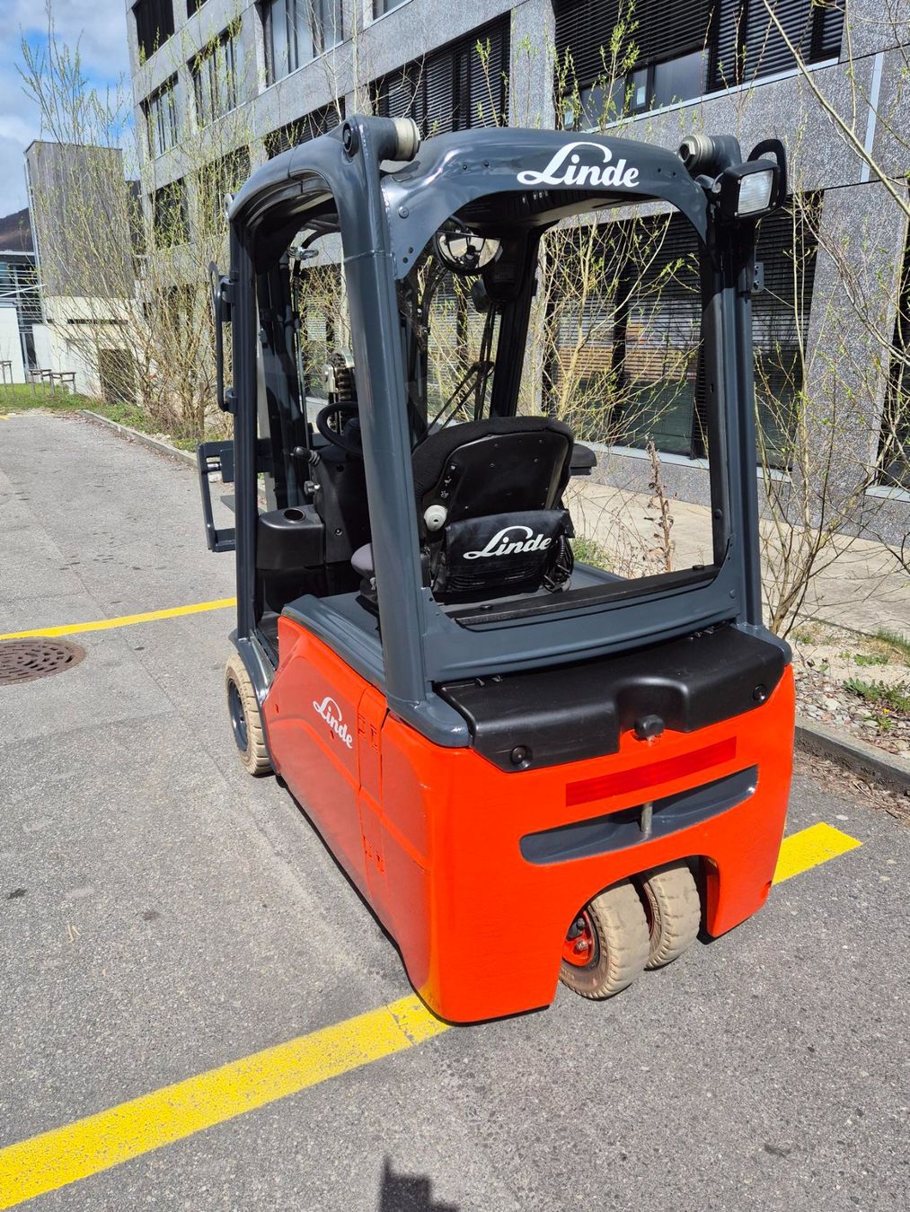 Linde Gabelstapler & Hubwagen: Stapler Linde E16L-01 – Gebraucht aus Aarau von LM-Handel 1