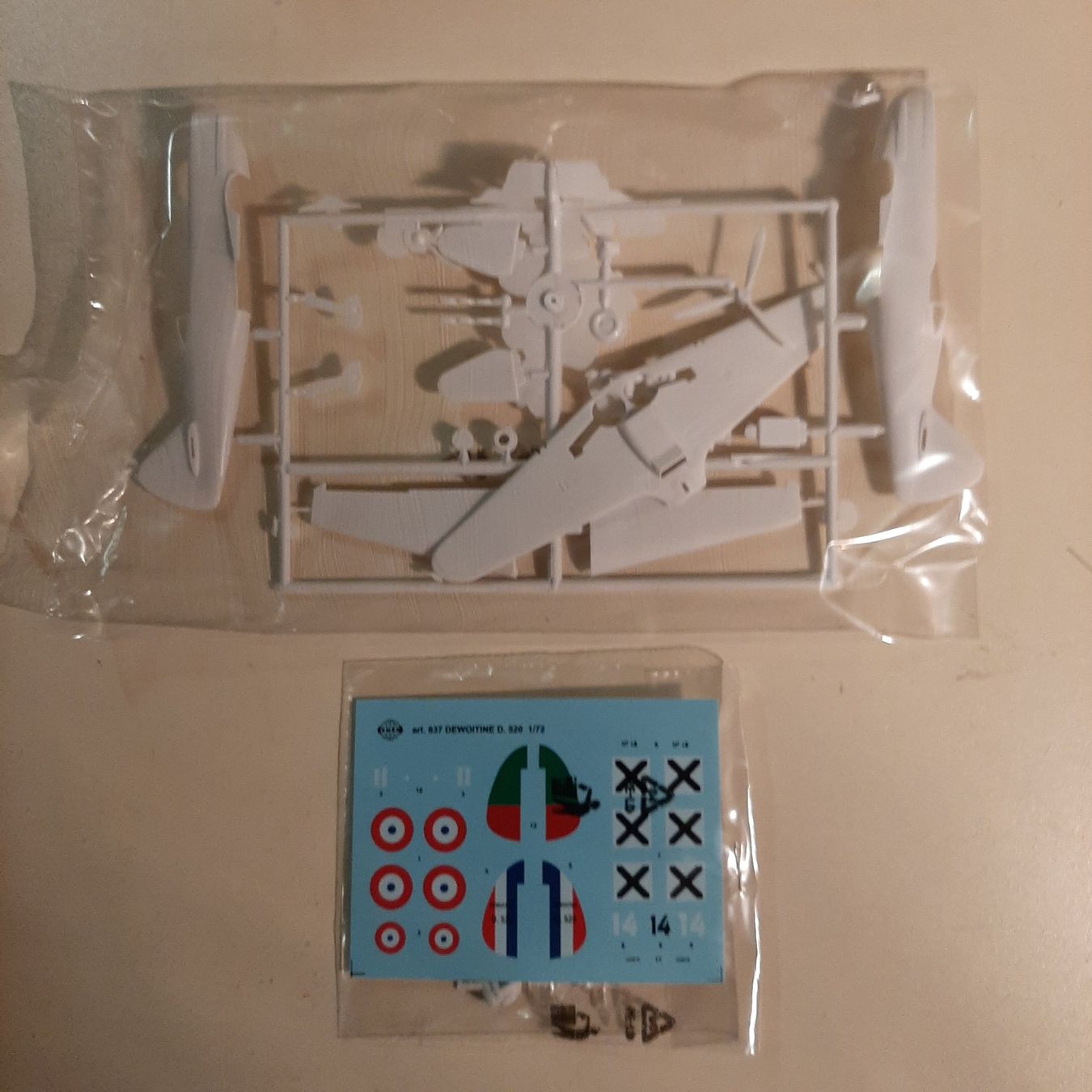 Kit di modellismo & Modellini statici: 609 ... Dewoitine D. 520 ... SMER 0837 – Nuovo (secondo la descrizione) da Bonstetten venduto da Benibanny59 3