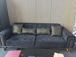 Luxus 3-Sitzer Sofa von Mömax – Schwarz & Gold – Neuwertig  