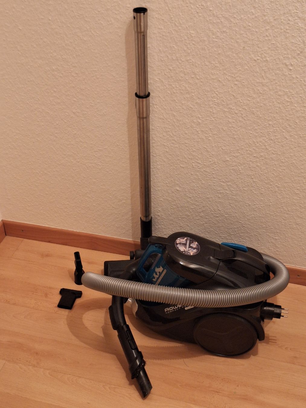 Rowenta Aspirapolveri & Accessori: Staubsauger Rowenta Compact Power Cyclonic gebraucht – Usato da Zürich venduto da ang_m5dp 1